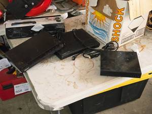 lot 936 image: Lot of (3) DVD Players