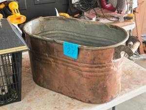 lot 939 image: Vintage Metal Tub