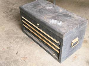 lot 947 image: Metal Tool Chest 4-drawer