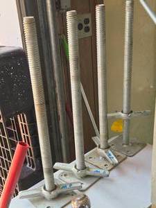 lot 961 image: Lot of (4) Adjustable Scaffold Footings