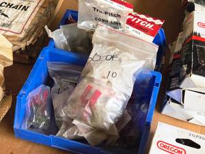 lot 982 image: Assorted Offset Links and Connecting Link (in original packaging)