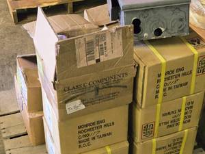 lot 722 image: Lot of (1 Pallet) Assorted Hardwares