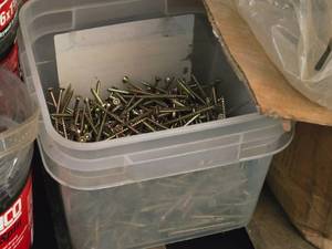 lot 1001 image: Lot of (1 Pail) 3 Screws  Star Head