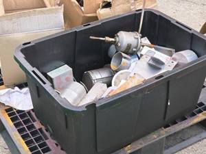 lot 747 image: Lot of (1 Tote) Misc. Parts