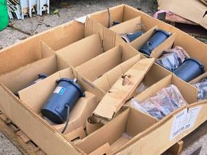 lot 1029 image: Lot of (1 Pallet  8) Leeson 13-HP Direct Current Magnet Motors