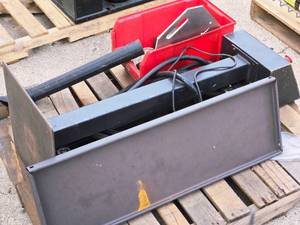 lot 1030 image: Lot of (1 pallet) Misc Parts, Control Panel