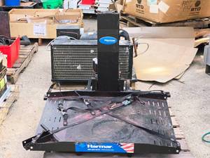 lot 1032 image: Lot of (1 Pallet) Harmar Lift  Universal HPL AL-600-12