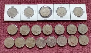 lot 14 image: (20) Kennedy Half Dollars