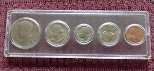 lot 55 image: 1982 Uncirculated Coin Set