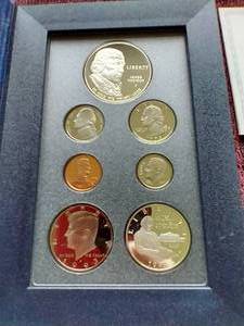 lot 114 image: 1993 U.S. Mint Prestige Set