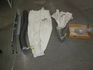 lot 150 image: Heavy duty U-Line dust collection b...