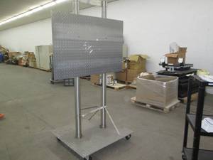 lot 181 image: Large metal diamond plate structure...