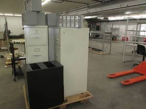 lot 185 image: Pallet lot of misc metal file cabin...
