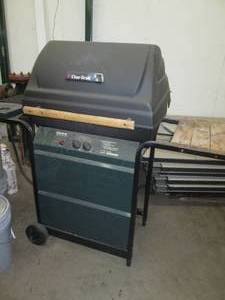 lot 196 image: Char Broil grill