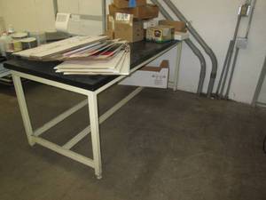 lot 198 image: Warehouse shelf with shipping supplies