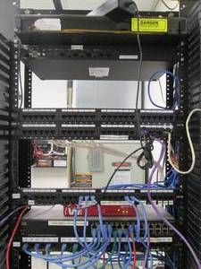 lot 129 image: Network server equipment, rack NOT included