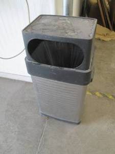 lot 136 image: Commercial trash can