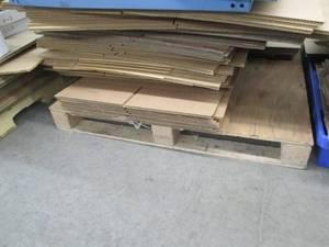 lot 143 image: One pallet of new shipping boxes and one pallet of used boxes, still great for shipping