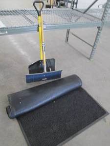 lot 145 image: Shovels and a commercial rug in good condition