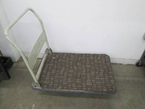 lot 204 image: Sturdy shop cart...