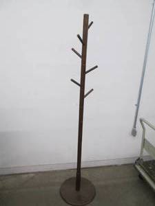 lot 205 image: Coat tree...