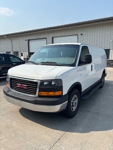 lot 1 image: 2014 GMC Savana Cargo Van