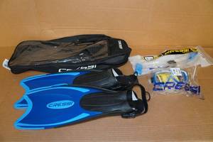 lot 122 image: Cressi Adult Rondine Palau Fin Snorkel Set - Fin Size XSS