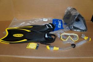 lot 124 image: Cressi Adult Rondine Palau Fin Snorkel Set - Fin Size LXL
