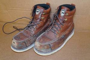 lot 84 image: Irish Setter Wingshooter St Mens 6 Work Boots Style 83632 - Size 8