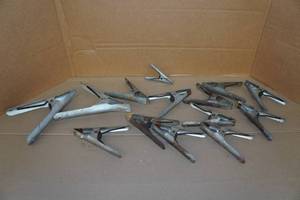 lot 52 image: Assorted Hinge Clamps