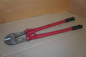 lot 63 image: Tool Shop 24 Bolt Cutters