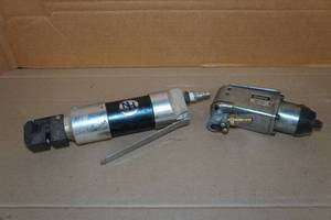 lot 59 image: Cummins Butterfly Air Wrench & Straight Punch Flange Tool