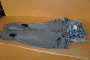 lot 210 image: Assorted Ladies Jeans - Mostly Size 1213