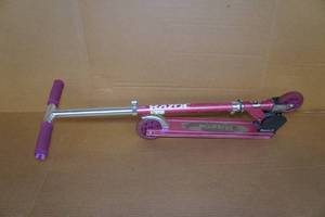lot 216 image: Razor Kick Scooter