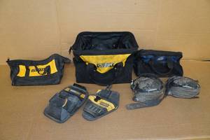 lot 238 image: 3 Tool Bags with Knee Pads and Tool Pouch Accessories