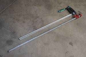 lot 12 image: 2 Bar Clamps