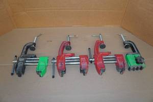 lot 22 image: 4 Ski Vises