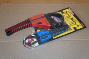lot 28 image: Craftsman Multiuse Strap Wrench