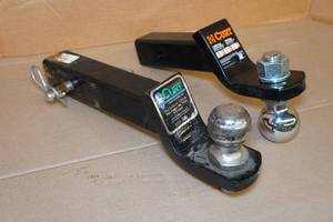 lot 34 image: 2 Curt Hitch Receivers
