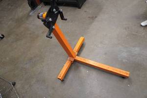 lot 36 image: Engine Stand