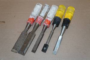 lot 44 image: 5 Chisels