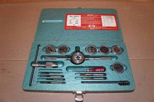 lot 46 image: Little Giant Tap & Die Set