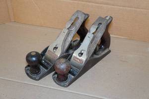 lot 47 image: 2 Stanley Block Planes - No 3 & 4
