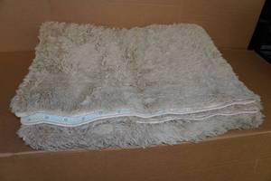 lot 103 image: Tan Plush Area Rug - 5x8