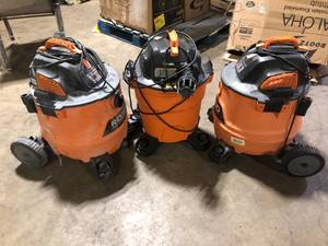 lot 17 image: Lot of Assorted Ridgid Shop Vacs For Parts  Customer Returns See Pictures