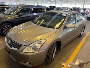 lot 10 image: 2012 Nissan Altima 2.5SL