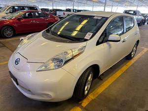 lot 13 image: 2013 Nissan Leaf SV