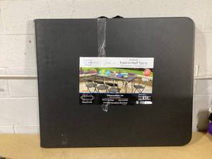 lot 358 image: Mainstays 6 Foot Bi-Fold Plastic Folding Table