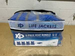 lot 193 image: X20, 4-Pack Boat Bundle Universal Life Jacket 4-Pack Plus Throwable Boat Cushion in Blue, Unisex