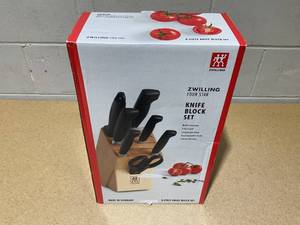 lot 37 image: 8PCS Zwilling J.A. Henckels Four Star Knife Block Set